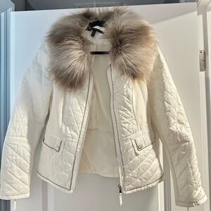 Elegant White Quilted Jacket with Faux Fur Collar